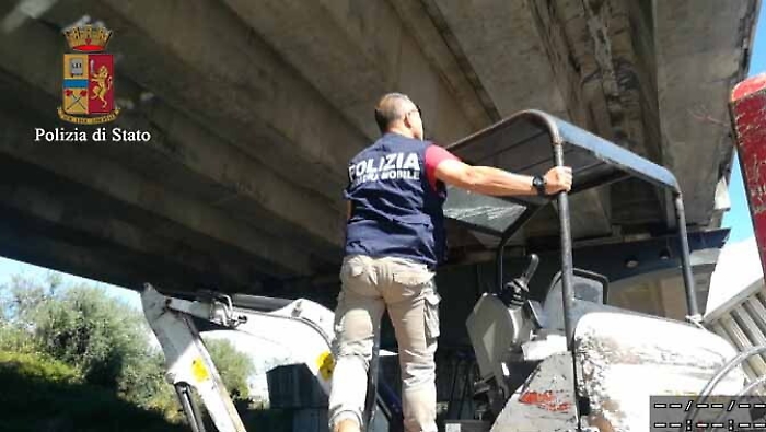 Ragusa, rubavano attrezzi e facevano fallire le aziende