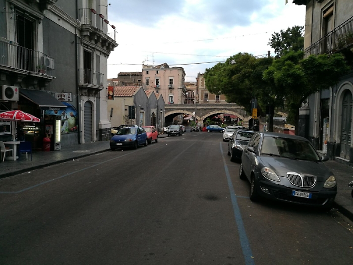 Catania, chiusura al traffico delle vie Dusmet e Colombo: commercianti in sofferenza