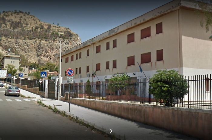 Palermo, padre picchia prof ipovedente che finisce in ospedale con una emorragia cerebrale