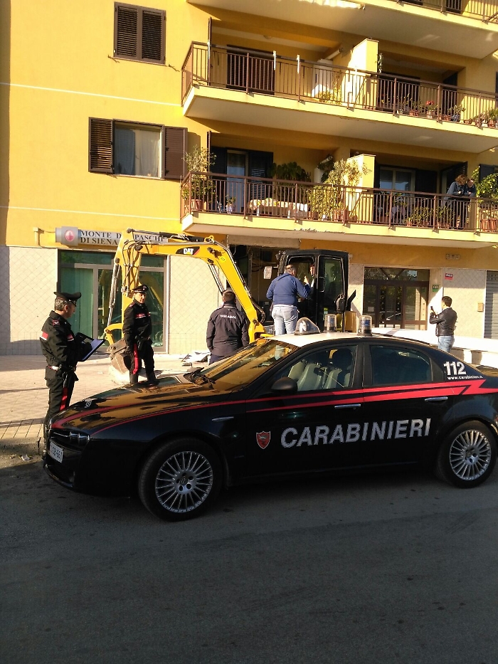 Banda del bancomat tenta furto a Floridia: arrestati due catanesi