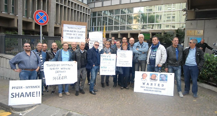 Catania, ex Myrmex protestano davanti sede Regione a Catania