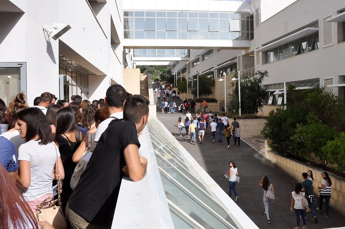 Messina, cede grata all'Universit&agrave;: studentessa precipita per 5 metri