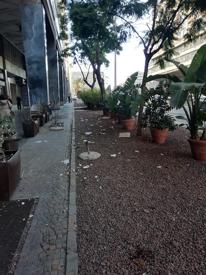 Catania, Corso Sicilia: degrado e sporcizia