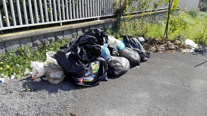 San G. La Punta: condizioni del parcheggio pubblico in via P. Luigi Deodato