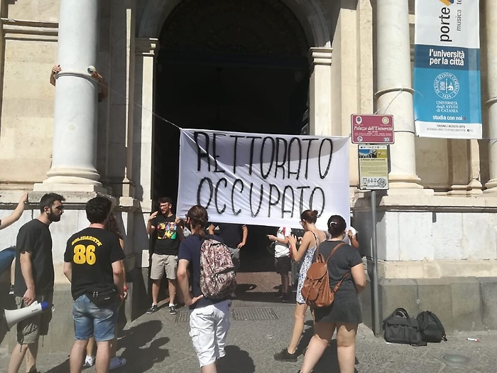 "Universit&agrave; Bandita", studenti occupano il Rettorato di Catania
