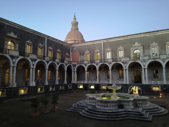 Il Chiostro e la fontana