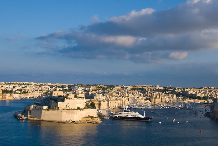 La Valletta si prende i migranti della Alexma 55 adesso a Malta arriveranno in Italia