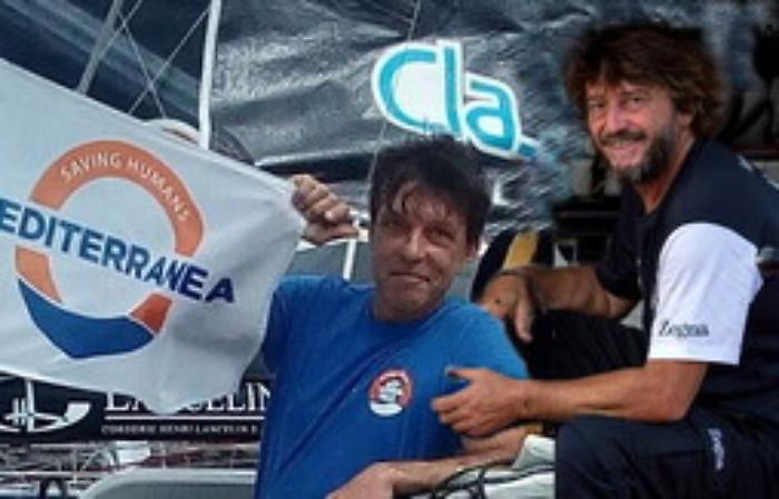 I complimenti del velista Soldini al comandante della nave Alex: &laquo;Bravo, ti sei comportato da marinaio&raquo;