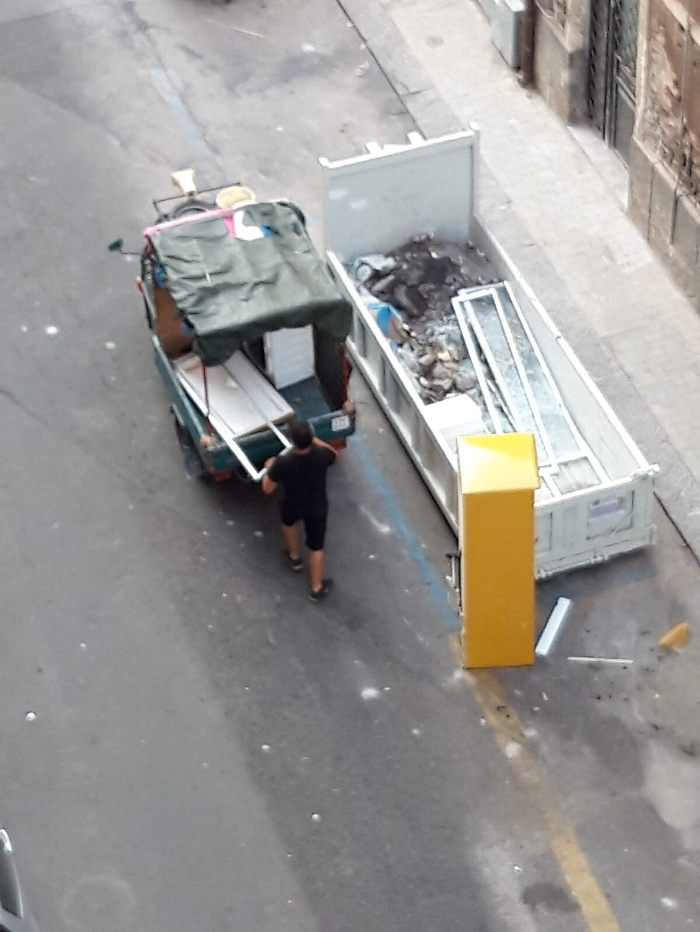 Catania: come lasciare i rifiuti al primo posto utile.