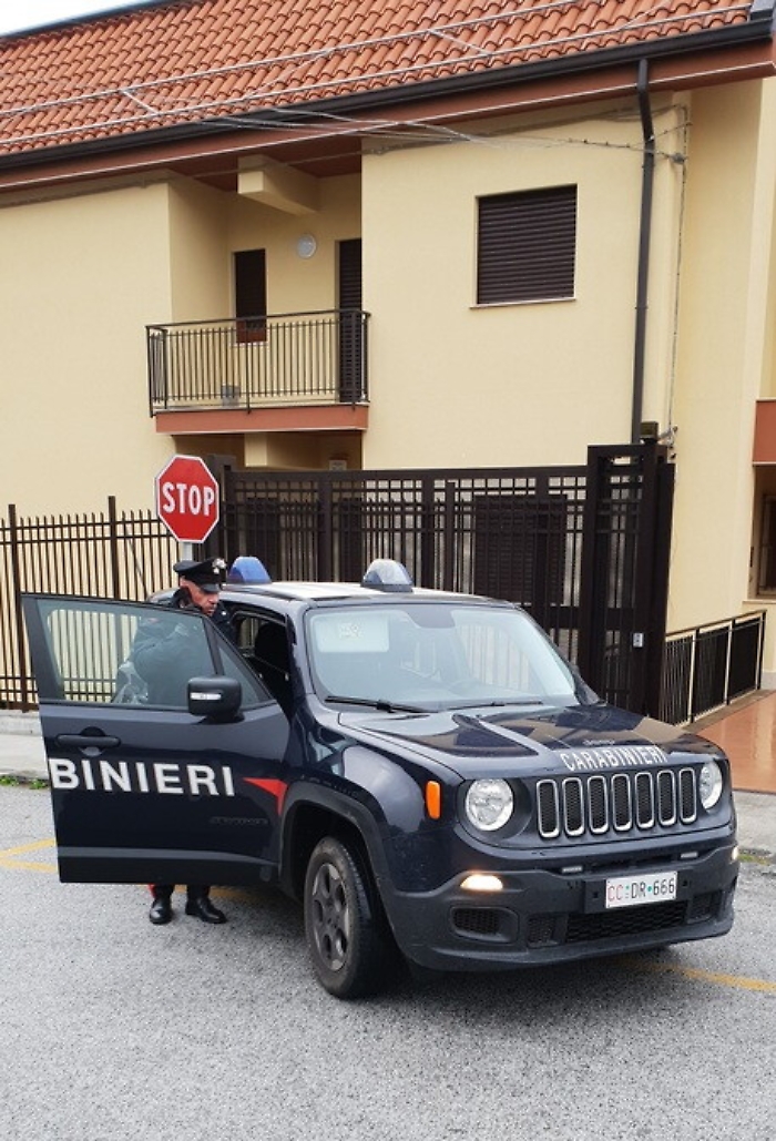 Feriscono vicini dopo rissa, arrestata una terza persona