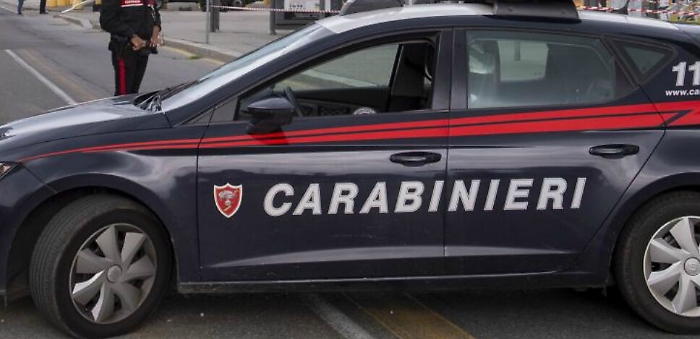 Misterbianco, segrega padre disabile in casa per avere soldi della droga: arrestato