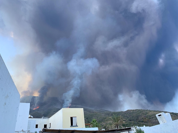 Boati e lapilli, nuova intesa eruzione a Stromboli