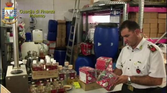 Seimila cosmetici contraffatti sequestrati in negozio a Palermo
