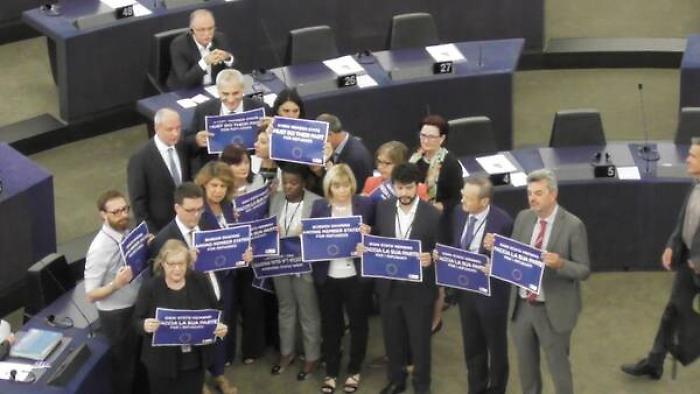 Eurodeputati Pd, Lega-M5S gi&agrave; costati italiani miliardi euro
