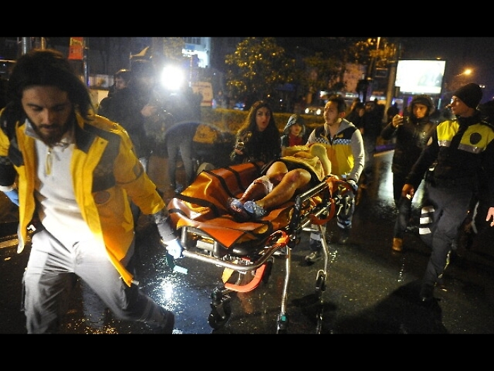 Istanbul: 39 i morti, 15 sono stranieri
