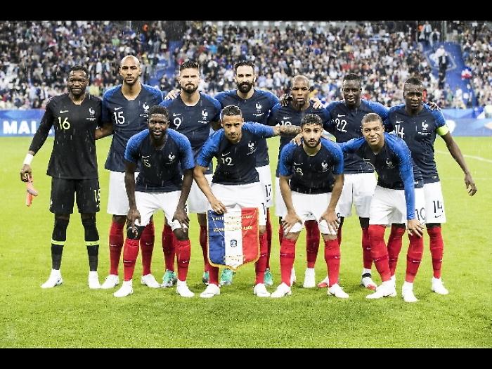 Francia: terrorismo, niente maxischermi