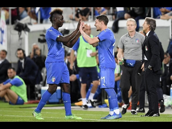 Striscione razzista contro Balotelli