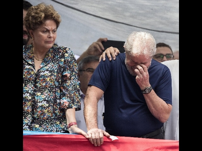 Brasile: Lula pronto a consegnarsi