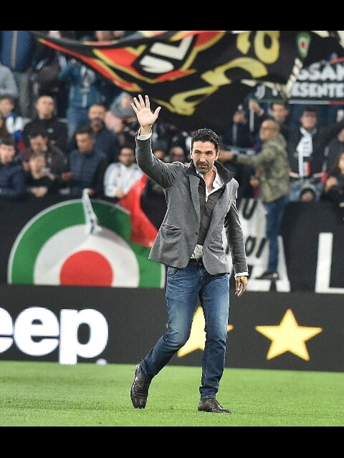 Juve: Buffon vicino firma, domani visite