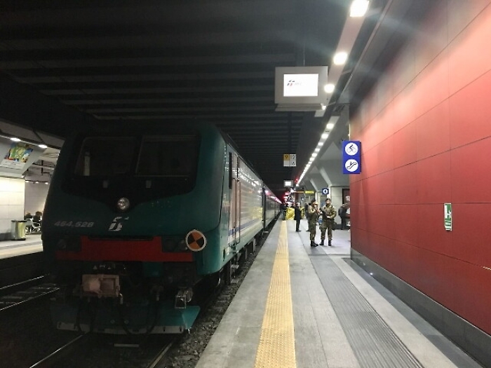 Stazione Torino,15enne muore sotto treno