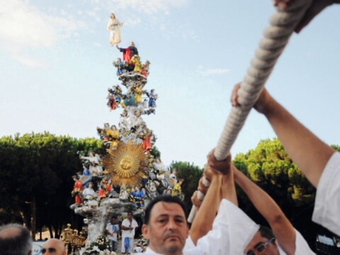 Ferragosto a Messina, &egrave; il giorno della storica Vara al grido di "Viva Maria&raquo;