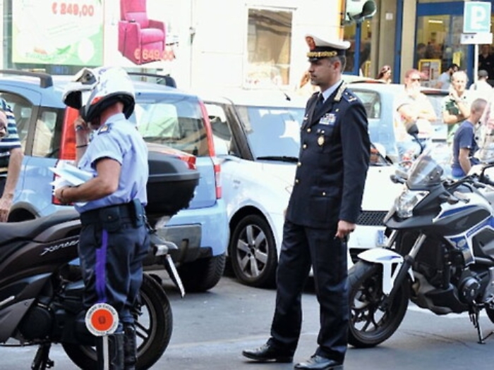 Aggressione vigile, comandante polizia municipale: &laquo;Risponderemo con il nostro lavoro, tanti ci hanno ringraziato&raquo;