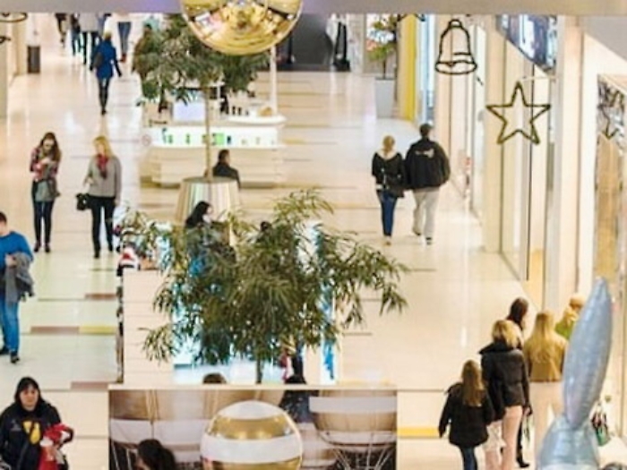 Regali di Natale avanti tutta con una domenica di acquisti in pi&ugrave;