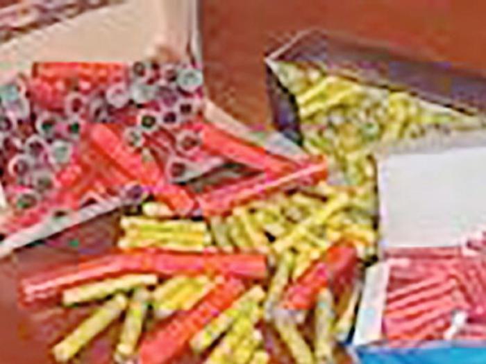 Bimbo di 9 anni perde un dito per un botto