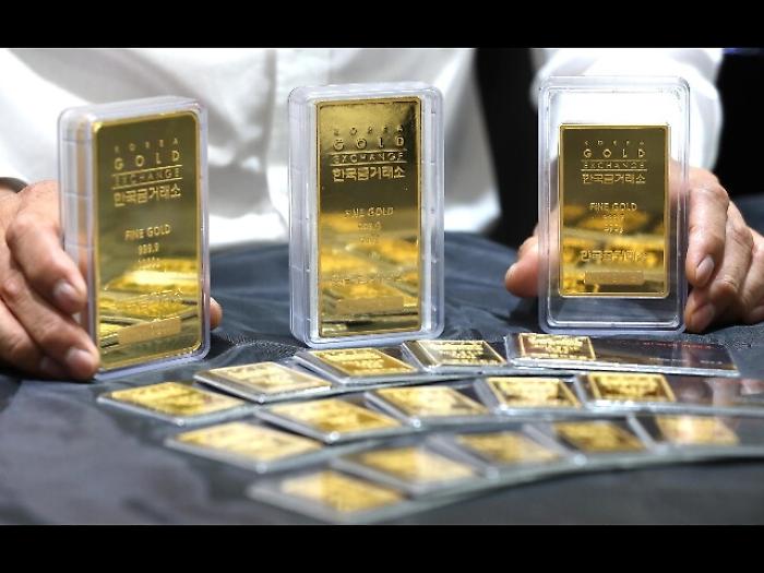 Oro: stabile a 1461 dollari l'oncia