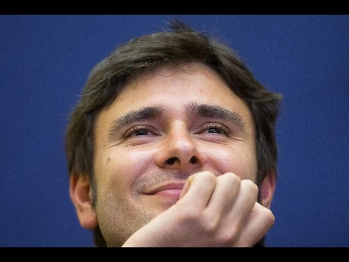 M5s: Di Battista, vogliono distruggerci