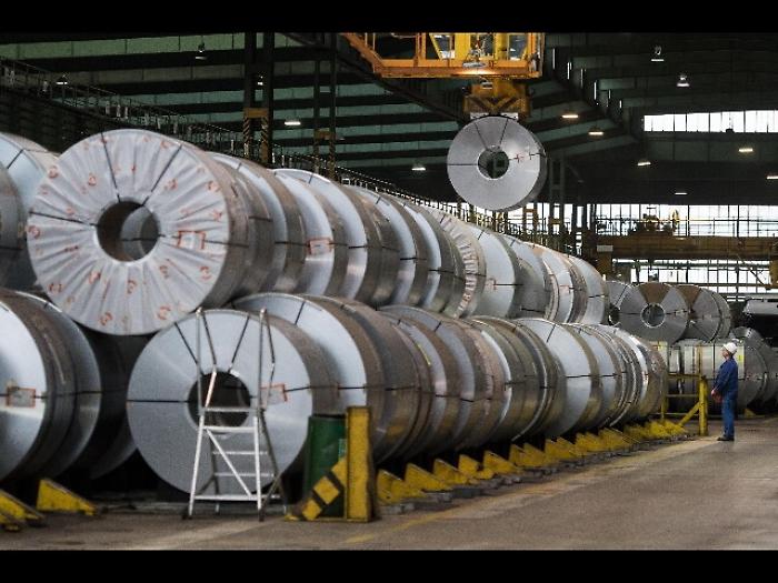 Istat: produzione industria ottobre-2,4%