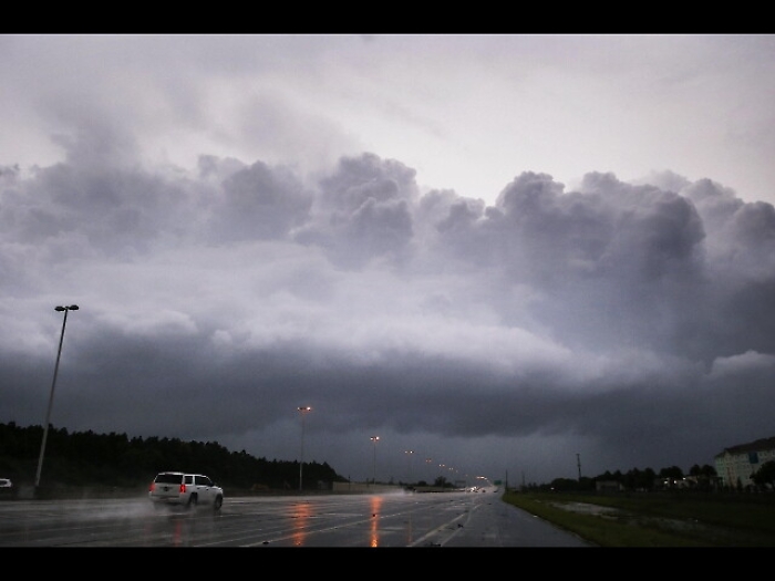 Irma aumenta velocit&agrave;, viaggia a 65 kmh