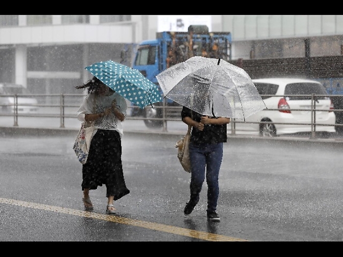 Giappone: maltempo, oltre 1 mln sfollati