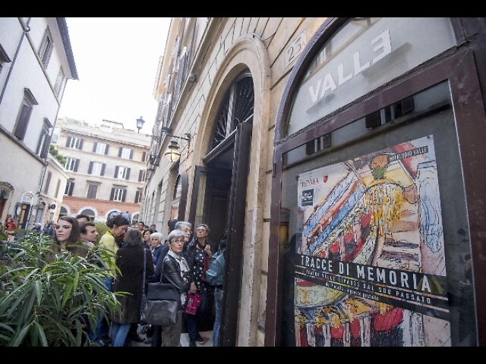 Roma riapre il Valle con Paladino e Poli