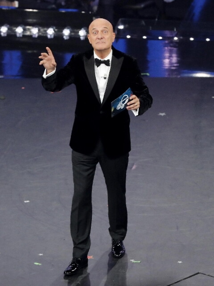 Ironia di Bisio sui social, 'rileggete'