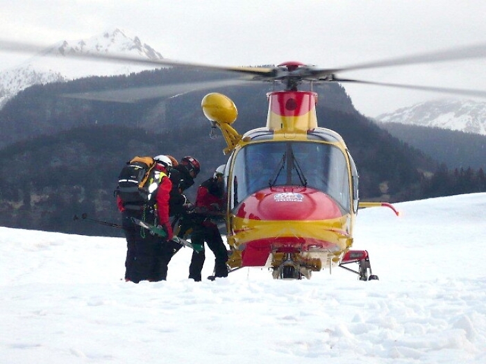 Valanghe: 2 travolti a Cortina, salvi