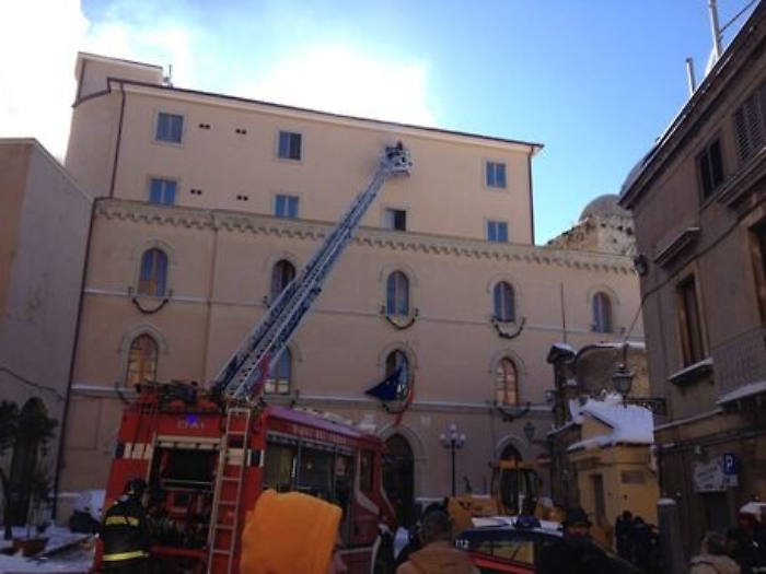 Fiamme nell'ufficio tecnico del Municipio di Enna