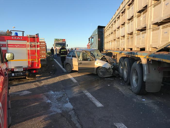 Incidente Scordia, tre romeni rimasti feriti lungo Catania-Caltagirone