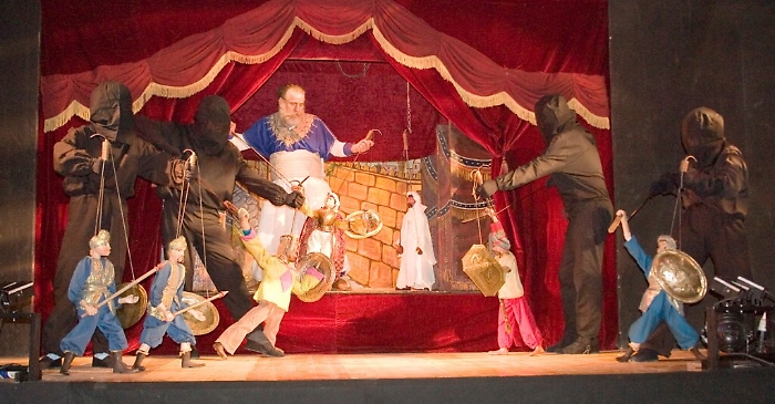 Mimmo cuticchio Aladino di tutti i colori