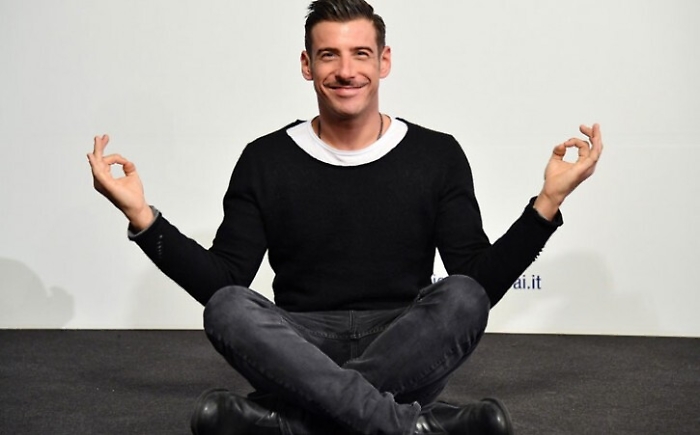 Gabbani e il suo Occidentali's karma a Palermo e a Zafferana