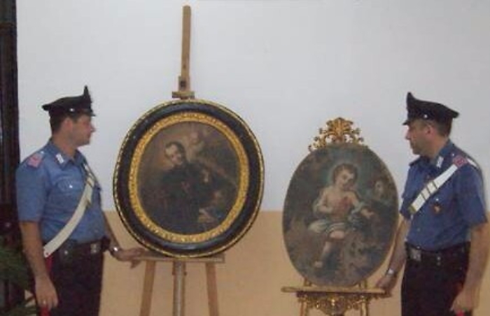I carabinieri ritrovano due dipinti rubati dalla Chiesa Madre di Aragona