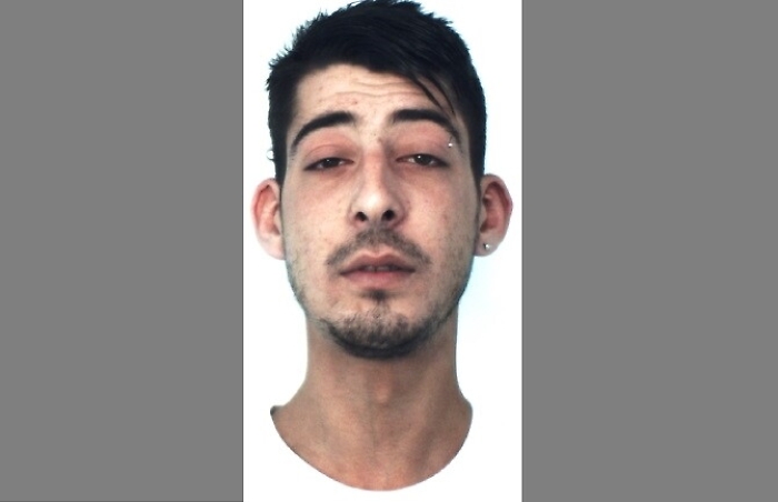 Catania: sorpresi a svaligiare una villa, fidanzatini in manette