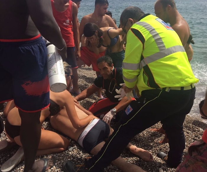 Mascali, si sente male mentre fa il bagno, 46enne in gravi condizioni