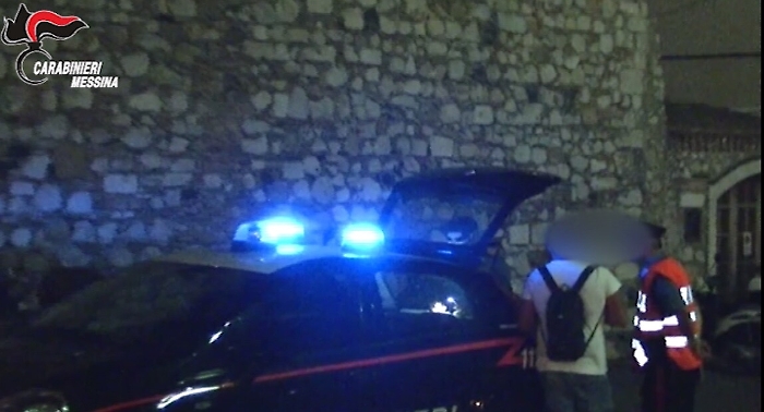 &laquo;Fammi l'assicurazione, se no...&raquo;, assicuratore di Taormina fa arrestare due estortori