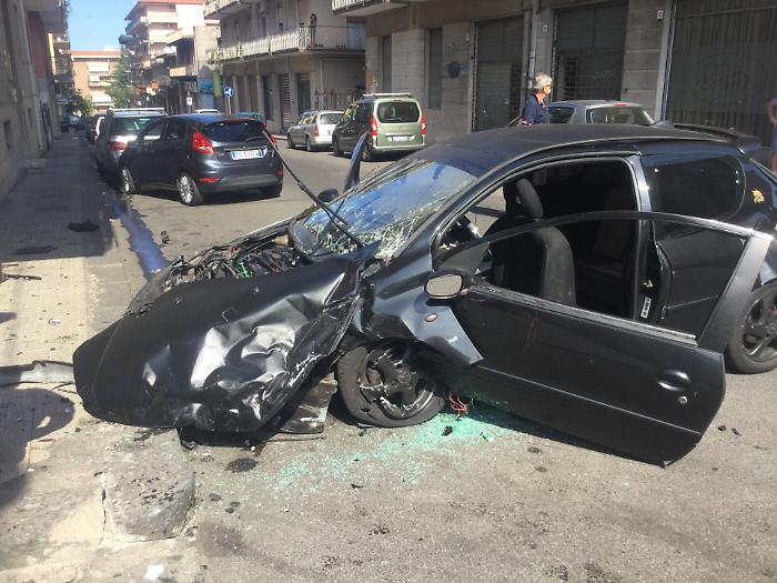 Giarre, 20enne mauriziano gravemente ferito in scontro tra due auto