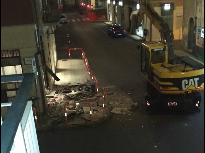 Aci Castello, con una ruspa portano via il bancomat