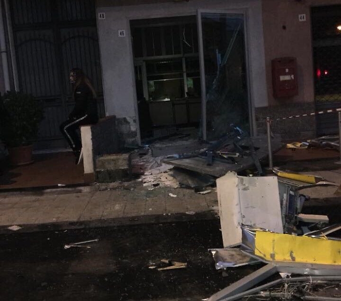 La banda dell'escavatore ancora in azione: assalto al postamat di Valverde