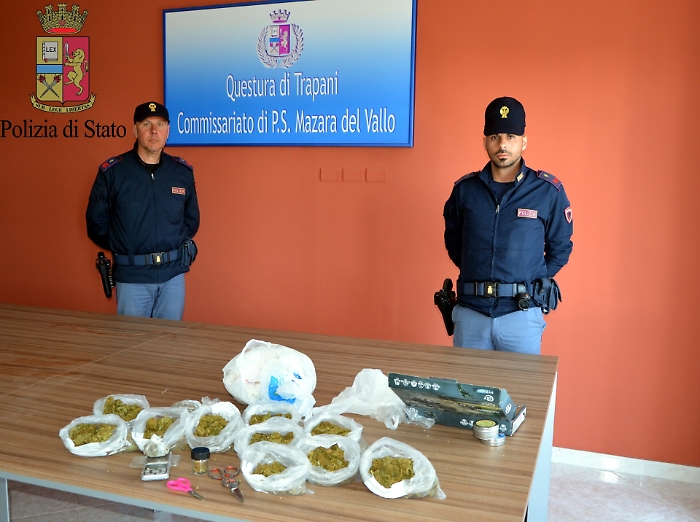 Nascondeva un chilo di marijuana nel bagno: arrestato a Mazara del Vallo