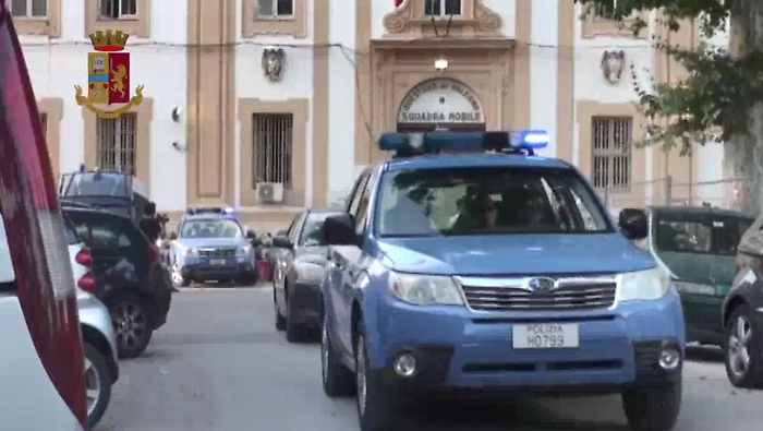 Rifornivano di droga tutta la Sicilia, in 19 arrestati all'alba a Palermo