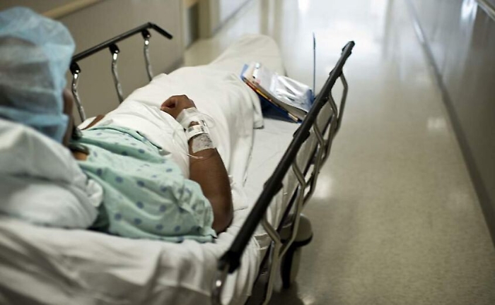 Catania, si finge infermiere e violenta minorenne in ospedale